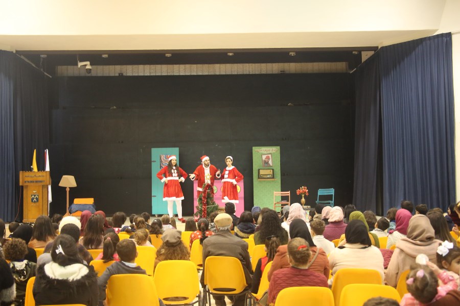 Christmas Party for Children of Alumni Held on Campus
