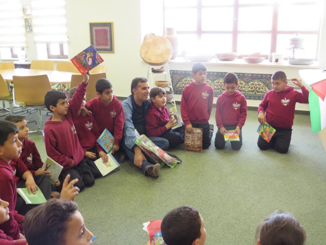 Bethlehem University Education Alumna Brings Her Elementary Pupils to the Library