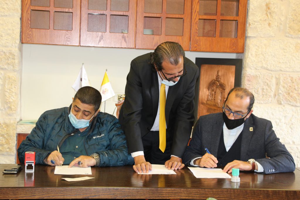 Bethlehem University Signs Cooperation Agreement with Qatar Permanent Committee
