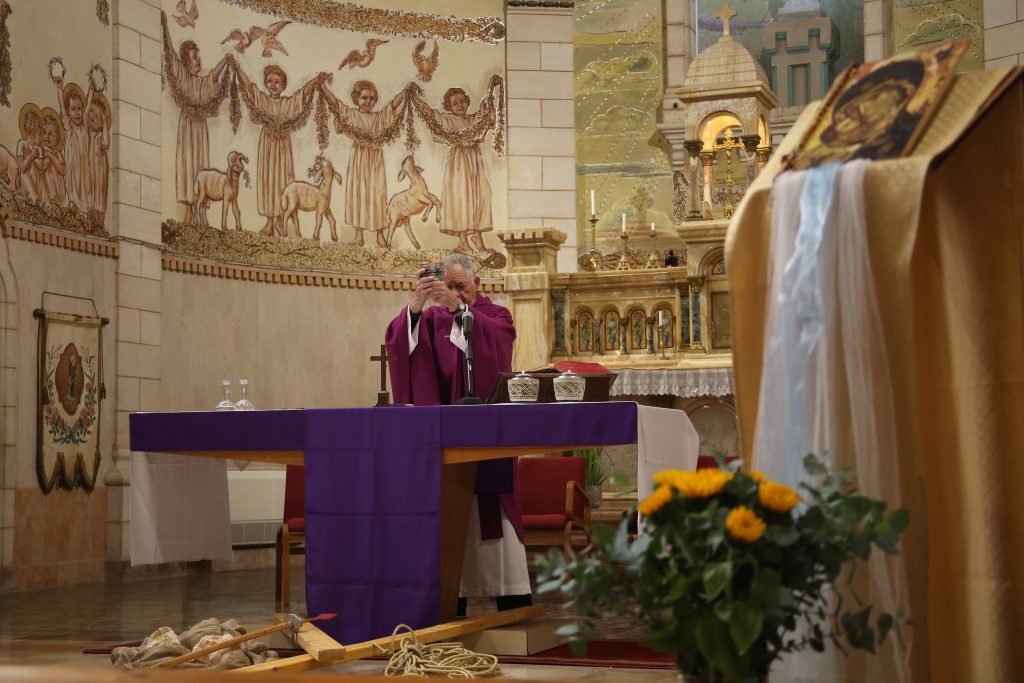 University Community Remembers Brother Joe in Memorial Mass