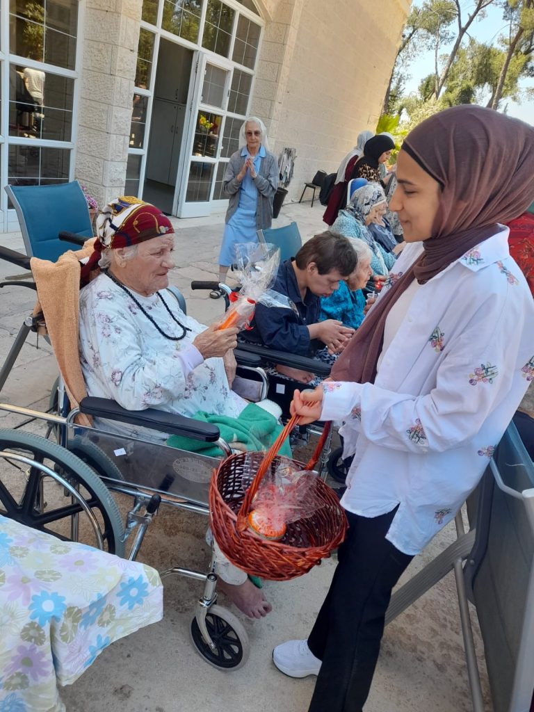 زيارة طلبة التمريض - القبيبة لدار المسنين