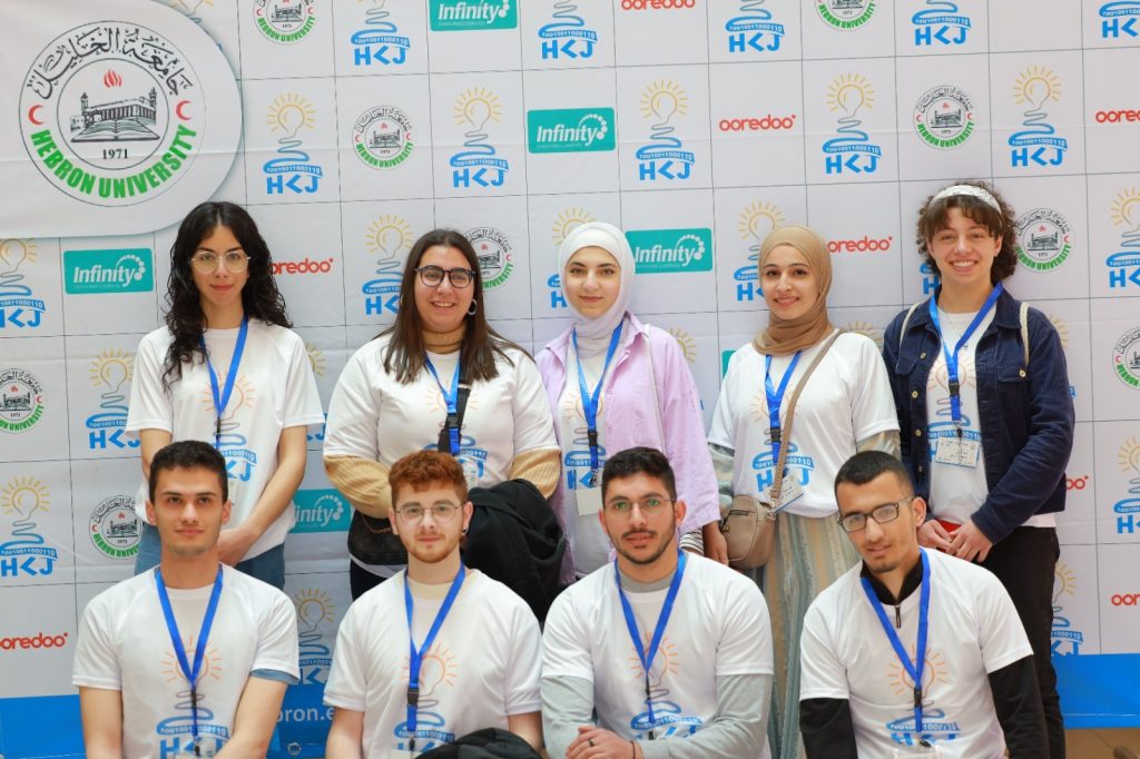Software Engineering Students Participate in Programming Contest