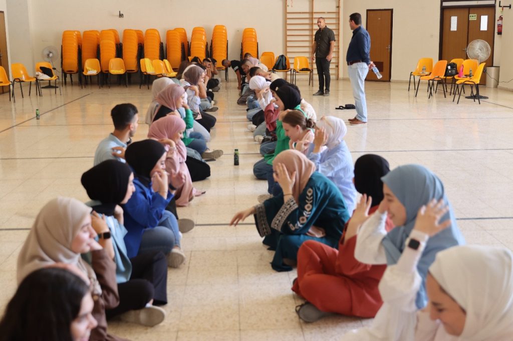 ورشتي عمل للطلبة المتطوعين للمشاركة في أيام التوجيه والإرشاد