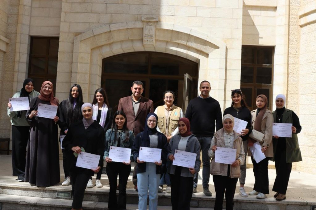 ورشة التدريبية في مبادئ الاسعاف النفسي الاولي ومهارات الاتصال والإصغاء