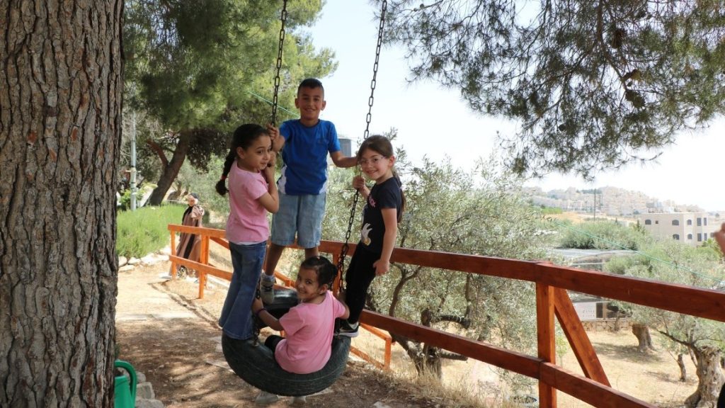 نشاط التعليمي الأسبوعي للأطفال