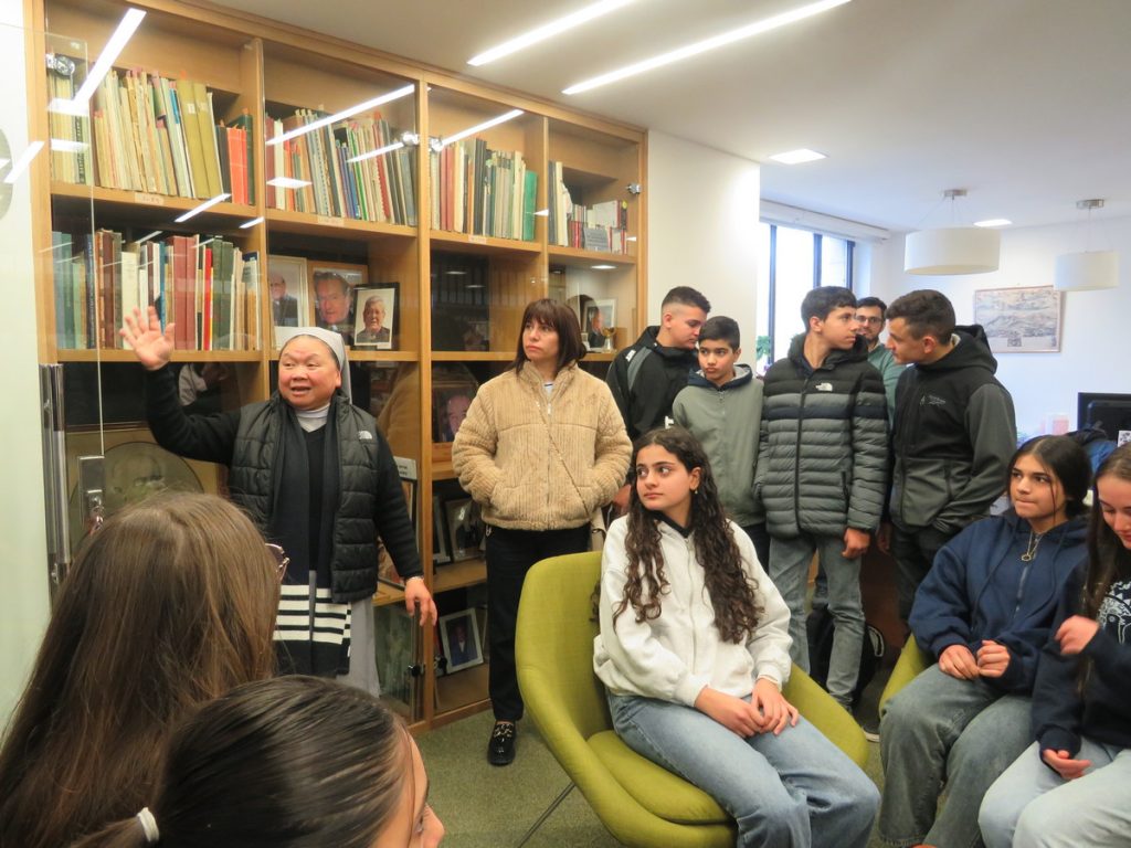 Talitha Kumi School Visits Zbierski Library