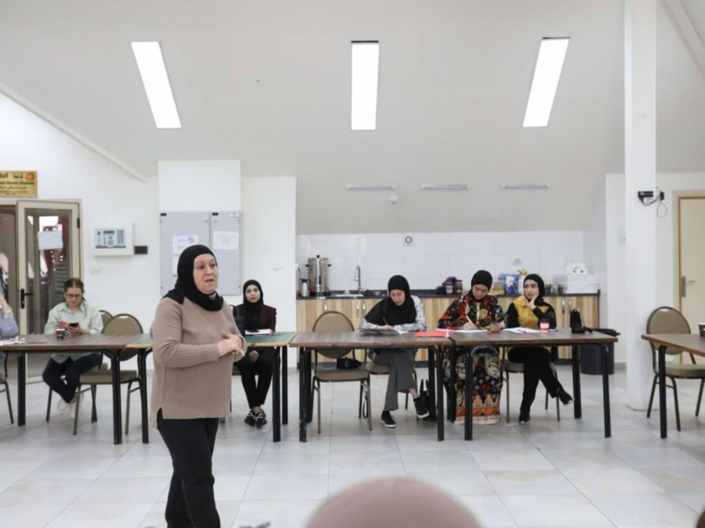 مشروع تقديم خدمات الفحص والتشخيص للنساء