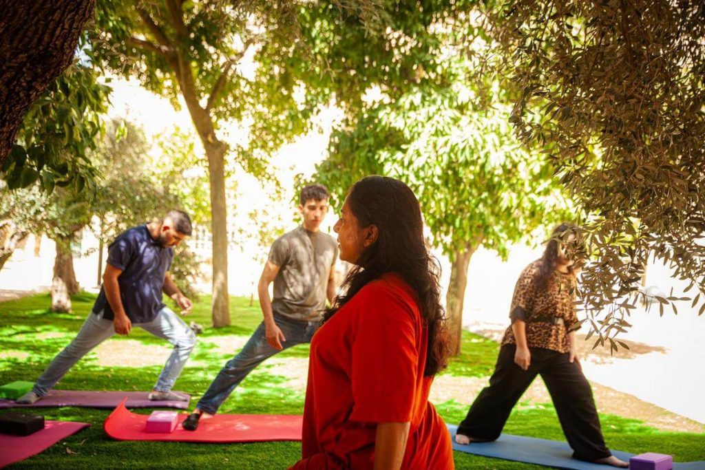 “مركز نَفَس ينظم جلسة يوغا لطلبة جامعة بيت لحم