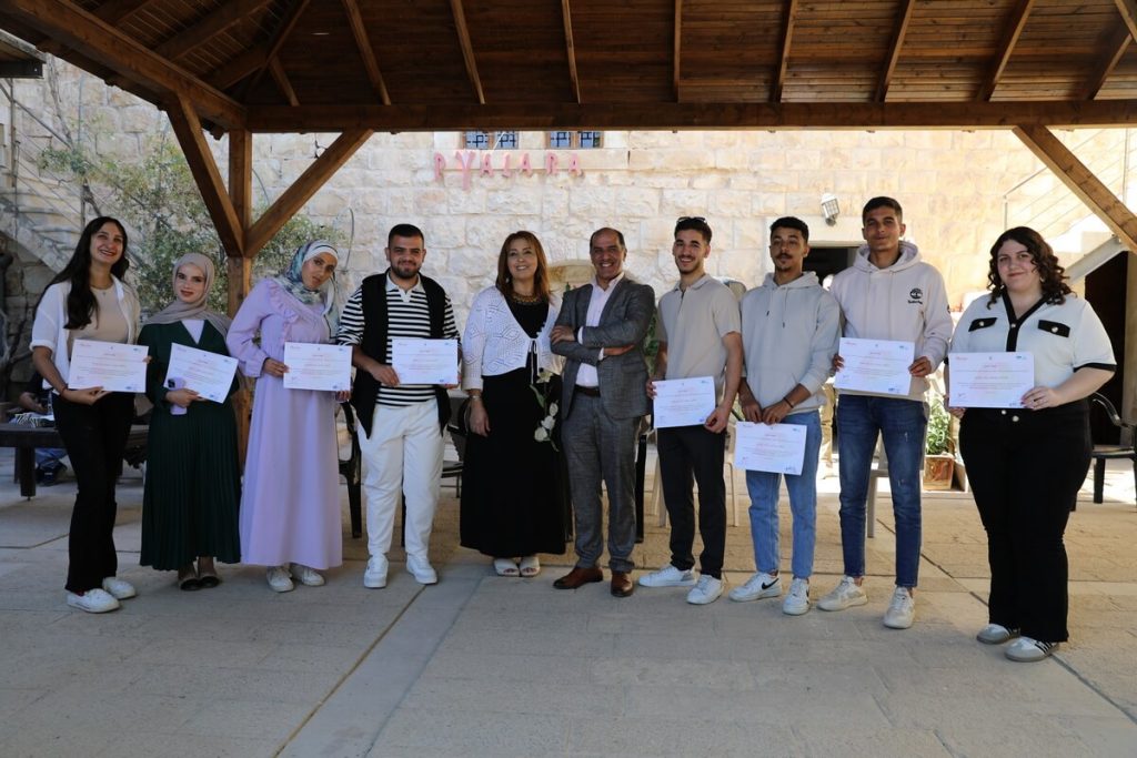 التعليم العالي ومؤسسة بيالارا تكرم مجموعة من طلبة تخصص الإعلام التفاعلي