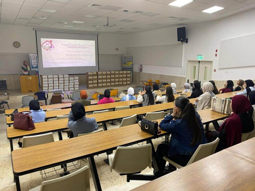 جلسة توعوية في الصحة الجنسية والإنجابية 