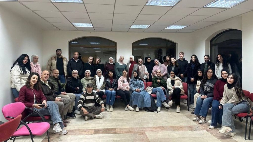 نادي الفلك ينظم أمسية فلكية للطلبة في الجامعة