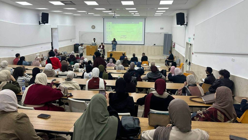 لغتنا هويتنا: دائرة الغة اللعربية في جامعة بيت لحم تحتفل باللغة العربية